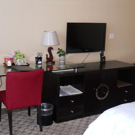 Yijing Holiday Hotel Yimeng Road Linyi  Екстер'єр фото