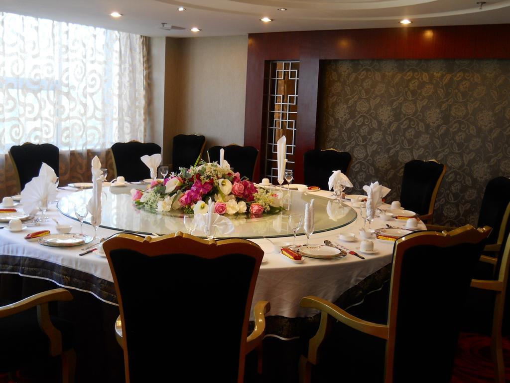 Yijing Holiday Hotel Yimeng Road Linyi  Екстер'єр фото