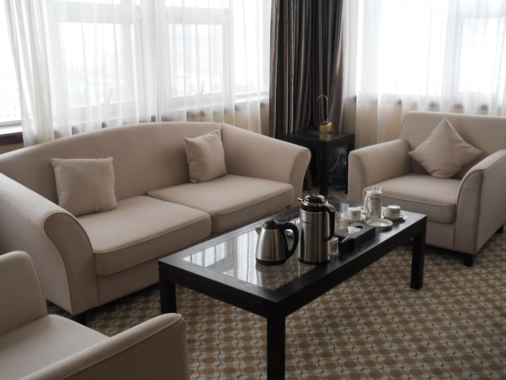 Yijing Holiday Hotel Yimeng Road Linyi  Екстер'єр фото