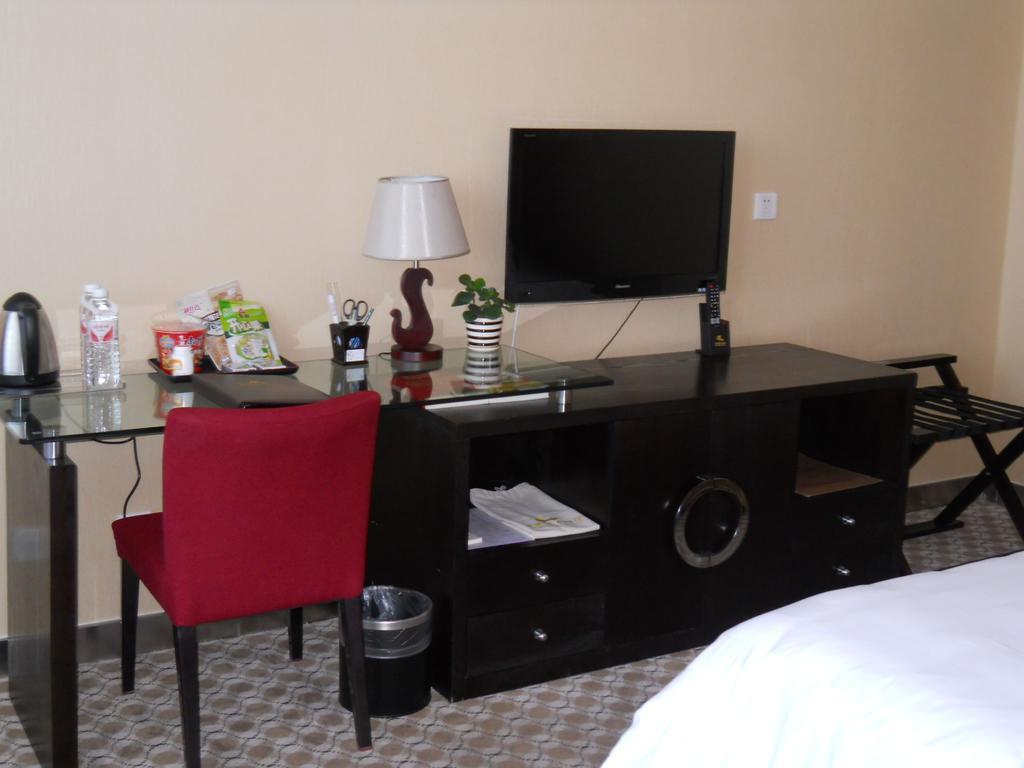 Yijing Holiday Hotel Yimeng Road Linyi  Екстер'єр фото