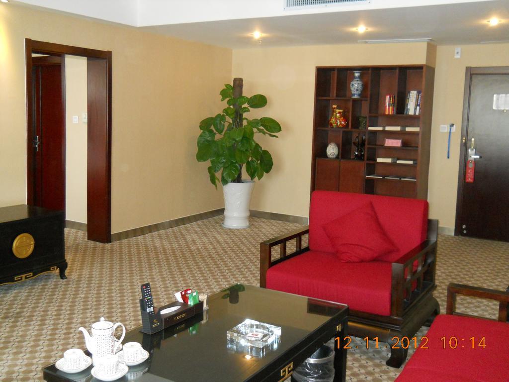 Yijing Holiday Hotel Yimeng Road Linyi  Екстер'єр фото