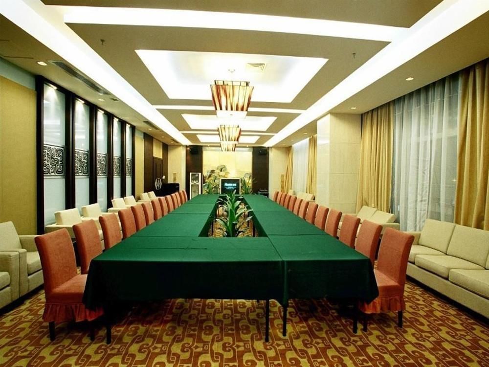 Yijing Holiday Hotel Yimeng Road Linyi  Екстер'єр фото