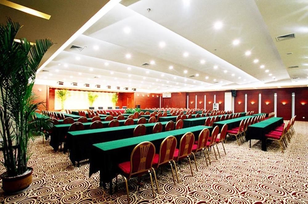 Yijing Holiday Hotel Yimeng Road Linyi  Екстер'єр фото