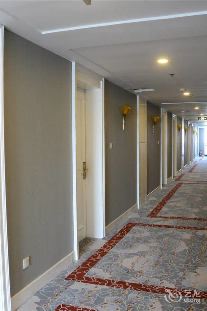 Yijing Holiday Hotel Yimeng Road Linyi  Екстер'єр фото